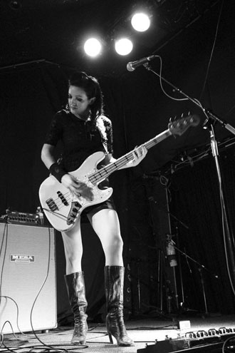Bassist Nicole Fiorentino (The Smashing Pumpkins, Veruca Salt (Official)), with her MESA Walkabout and Traditional 6x10 cab. Check out her band The Cold And Lovely for more!